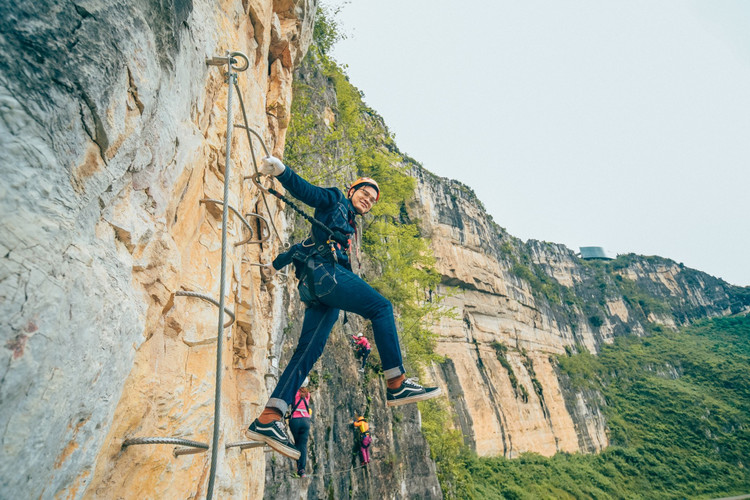 安龙攀岩,原来命悬一线是这么刺激