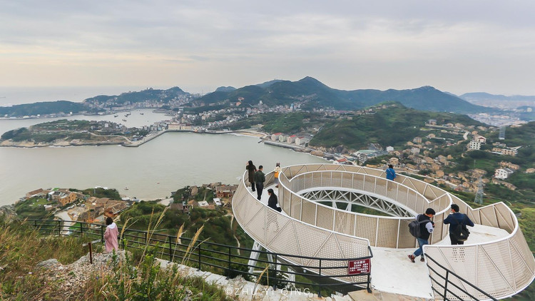 滨海风情 在山海间,眺望石塘县 在曙光园之上,有一个温岭最棒的观景