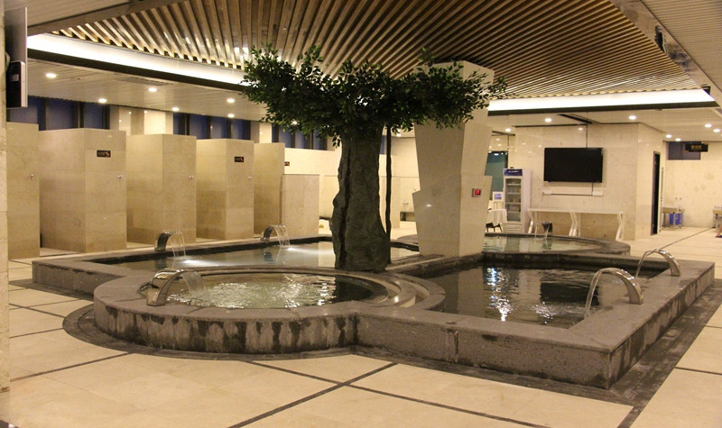依云岩泉水会
