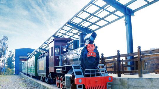 彭州02湔江河谷旅游小火车