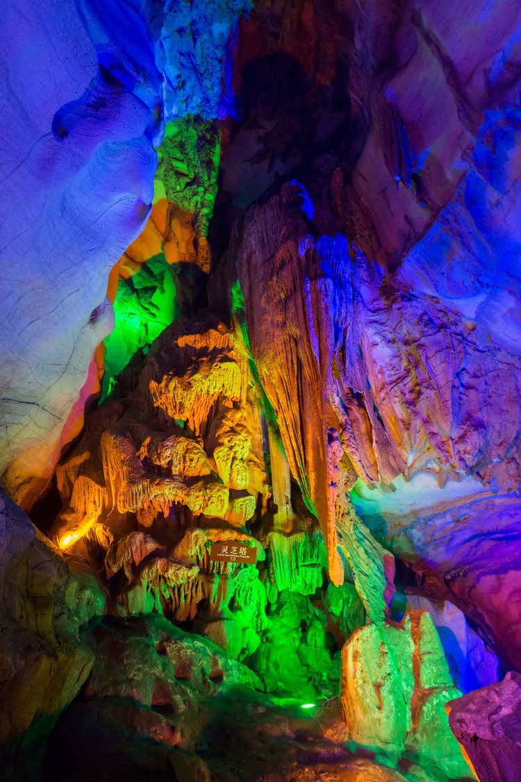 暑假旅行,盘点安徽石台不可错过的五大避暑 整个仙洞有迎宾厅,探海