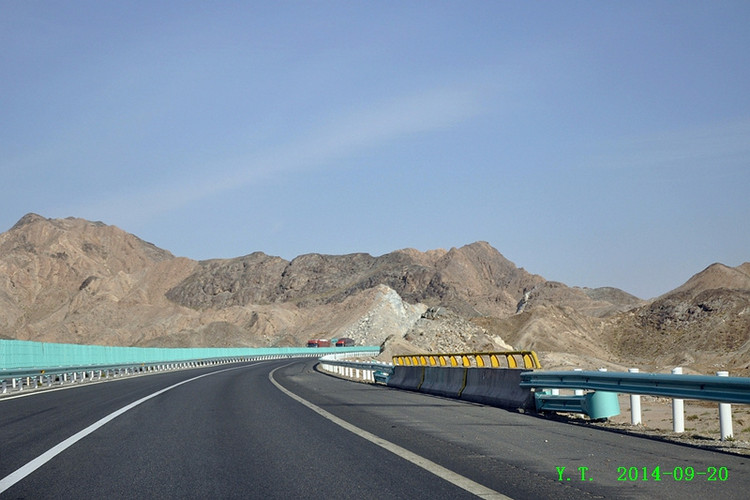之十八—— 狂风送我出新疆(鄯善—星星峡—瓜州) 回到连霍高速,车过