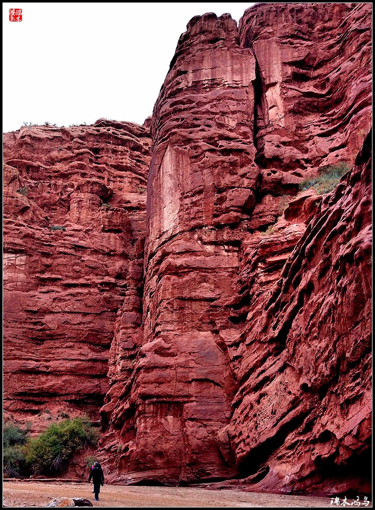 大美新疆——15,托木尔峰下血红的峡谷