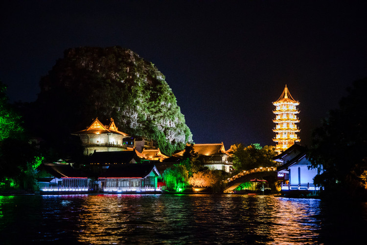 广西桂林两江四湖游船