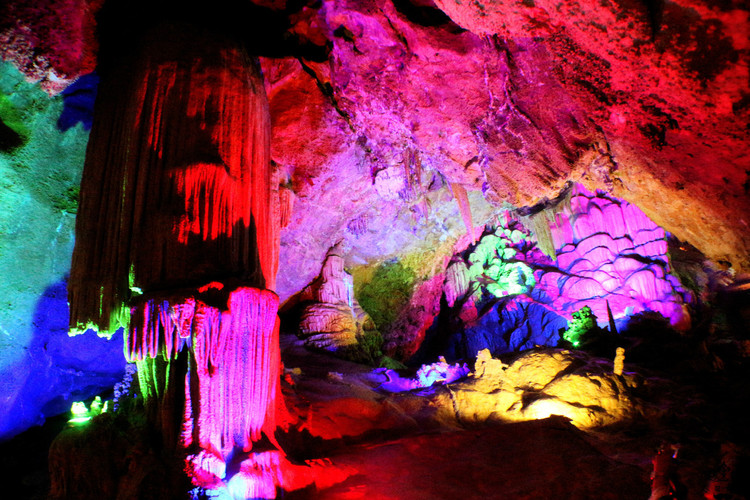 梦幻龙宫,自在田园.世界之最,空气罐头.