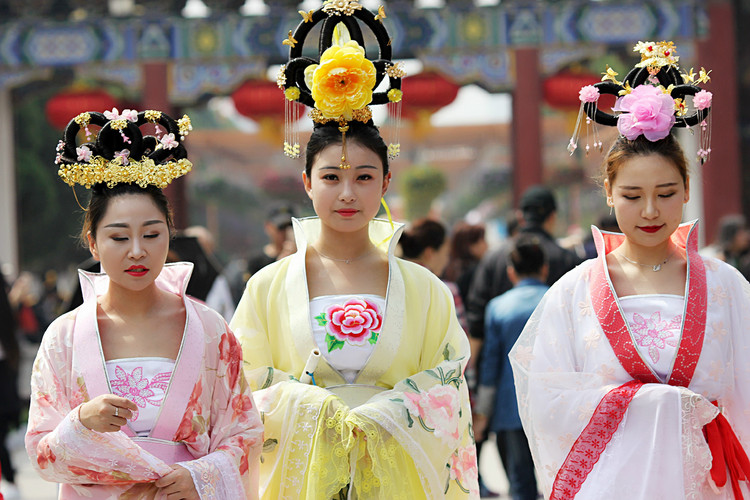 历史与现代的交融——花朝节之开封印象