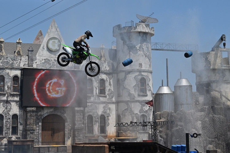 渔岛好莱坞特技秀