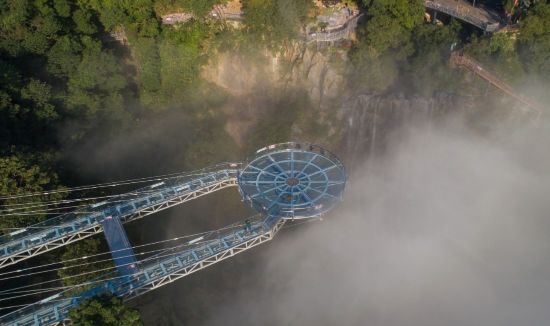 古龙峡玻璃大峡谷-云天玻霸