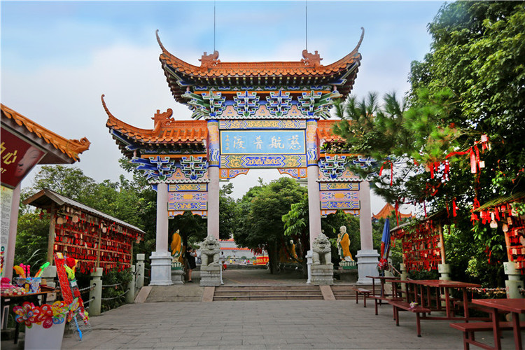 观音山上,喧闹尘世中,寻找须臾的归依