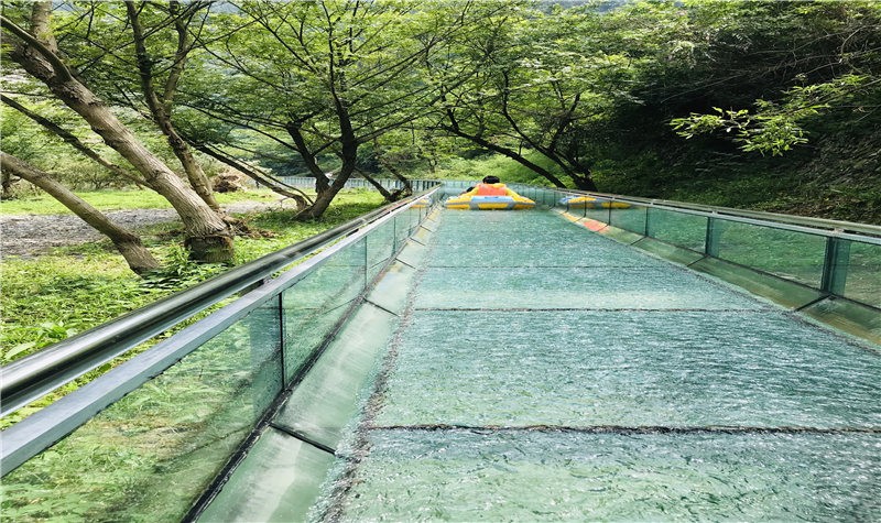 黄山杨家寨高空玻璃漂流