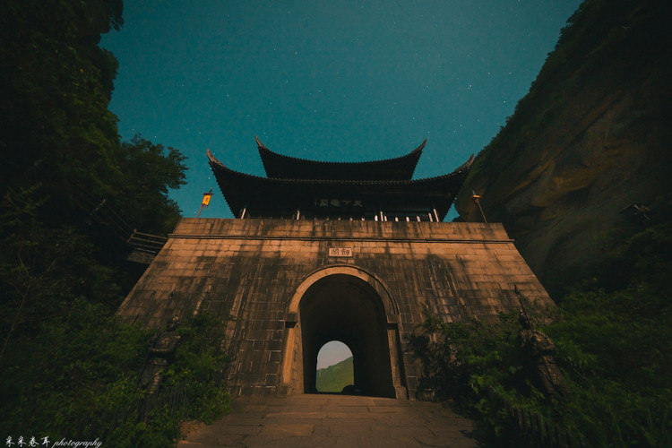 当剑门关的暖风拂过 送走时间的峥嵘