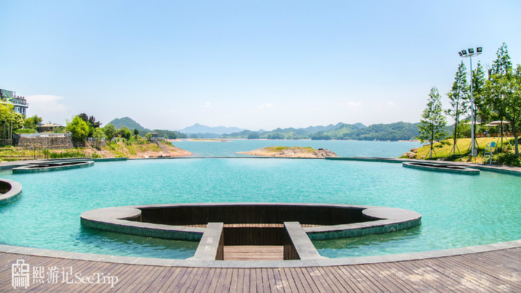 1【铂瑞泳池】亚洲最大圆形无边泳池