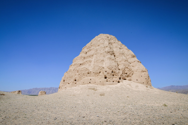 东方金字塔,西夏王陵