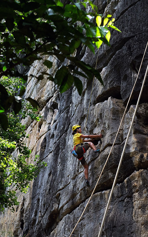 阳朔 是柔情山水也有巅峰诱惑攀岩是种挑战巅峰的诱惑