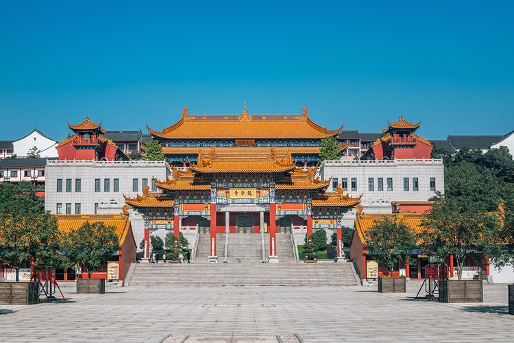 【柯桥验客】在初冬的暖阳里,再探绍兴柯桥 会稽山龙华寺建在香水海南