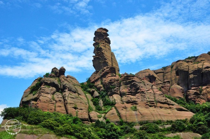 来龟峰山看奇山异景