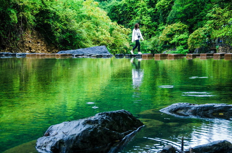 水秀景昌,清波微澜龙门潭