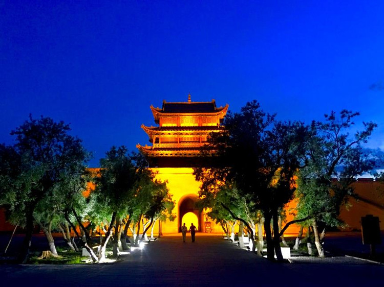 嘉峪关夜景 嘉峪关城楼