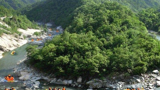 宝天曼峡谷漂流门票