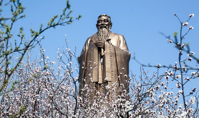 //pic5.40017.cn/04/002/76/33/rBTJUl0_6TuAavk_AAGESSyRUKo977.jpg