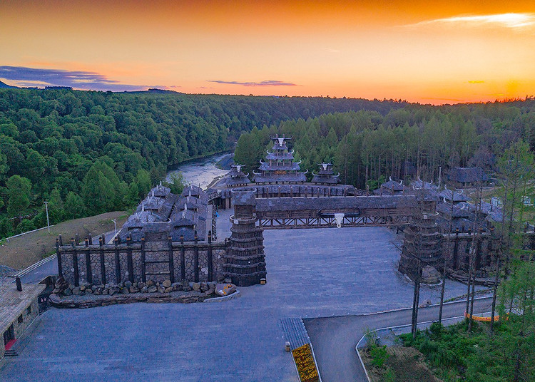 拄拐人能自驾去长白山讷殷古城,一切皆为爱