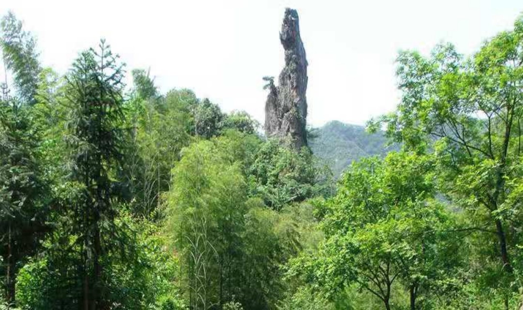 毛坦厂东石笋风景区