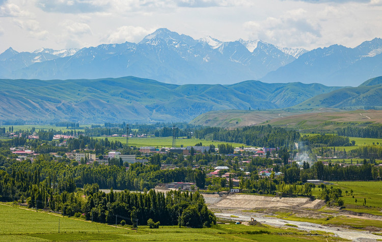 遇见天堂新的一天,新的出发,一想到今天要去的是塔里木景区和恰西风景