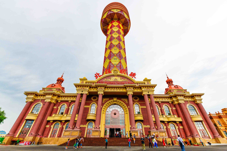 北疆明珠观光塔是新晋网红打卡地,是满洲里的地标建筑,也是最适合看