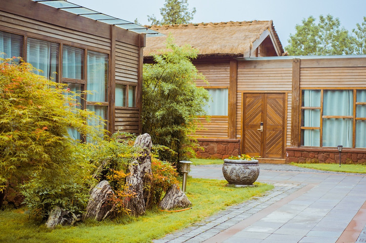 【宋庄民宿】 清晨蓝天做幕布 白云做主角 夜晚星河灿烂 一切尽在宋庄