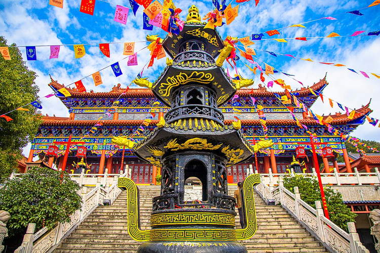 都马鞍山位于鸡笼山中的凤林禅寺是座千年古刹,古老到寺庙是哪年哪月