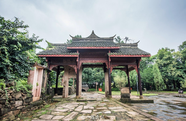 【德阳验客】传奇白马关,雄伟庞统祠 - 德阳游记攻略【同程旅游攻略】