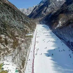 伊芦山霞波滑雪场