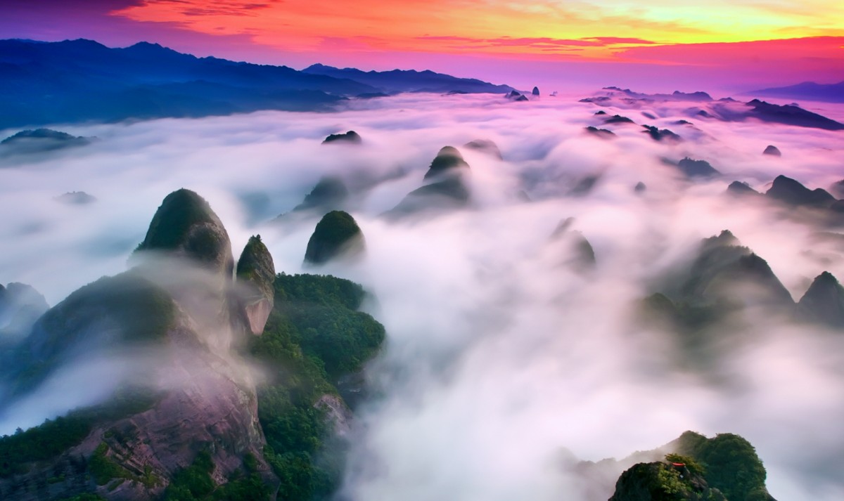 桂林丹霞八角寨景区