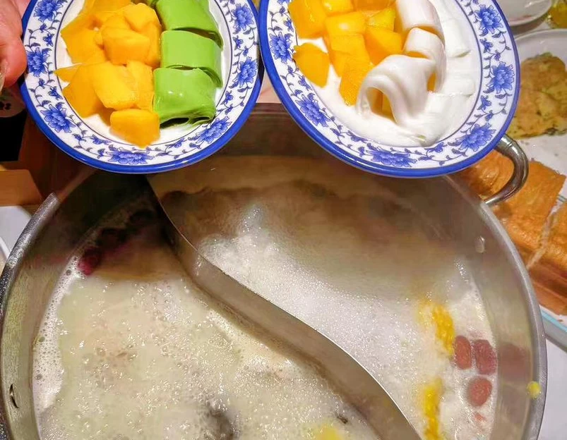 咕嘟仗火山石黄牛肥肠(威海店) - 威海市旅游 1