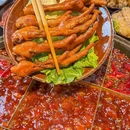 三洞九宫格老火锅(七星岗财信渝中城店) - 重庆市旅游 缩略图 7