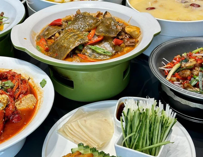 弄虾私厨·湘浙菜·四季大虾(双城国际店) - 杭州市旅游 1