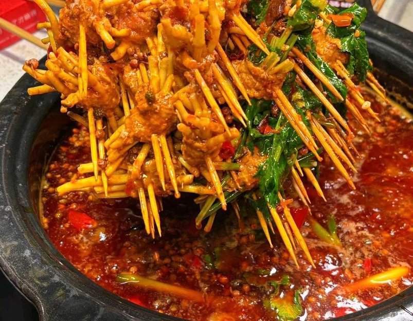 钢管厂五区小郡肝串串香(新会展旗舰店) - 成都市旅游 1