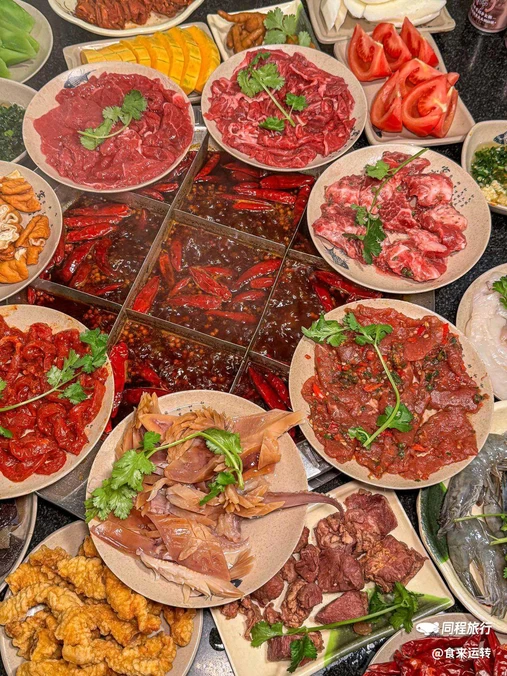 洞亭火锅(防空洞总店) - 重庆市旅游