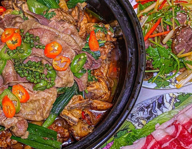 芳村榕树头叹佬鸡煲(万胜围店) - 广州市旅游 1