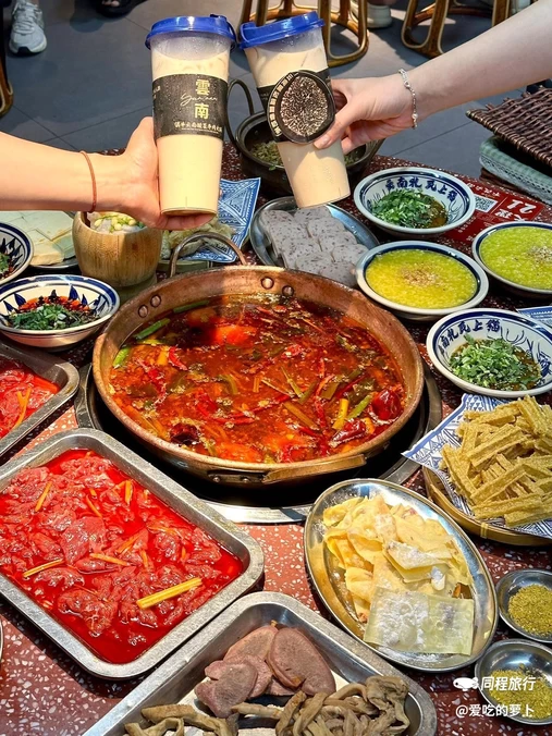 滇牛云南酸菜牛肉火锅(人民广场店) - 上海市旅游