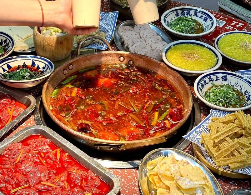 滇牛云南酸菜牛肉火锅(人民广场店) - 上海市旅游 1
