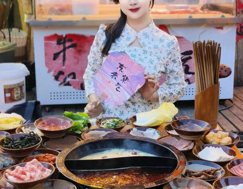 烂摊摊火锅集市(大雁塔店) - 西安市旅游 1