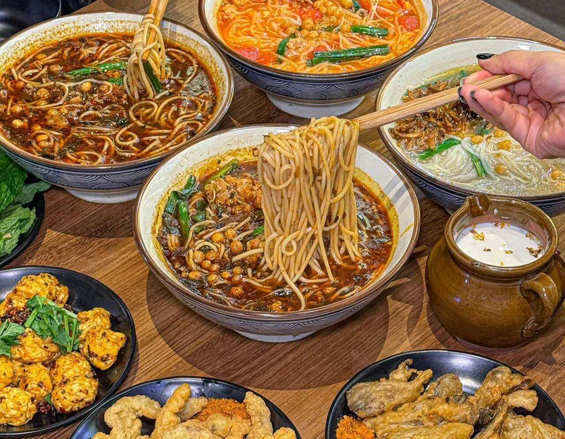 叁窝雀·云南小锅米线(中交城店) - 重庆市旅游 1