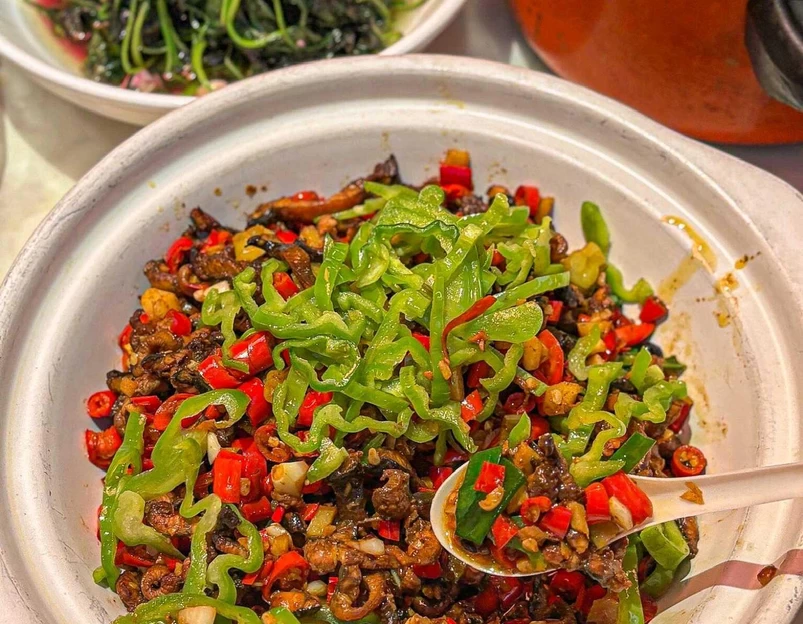 李大嘴·十年烧菜馆(黄鹤楼店) - 武汉市旅游 1