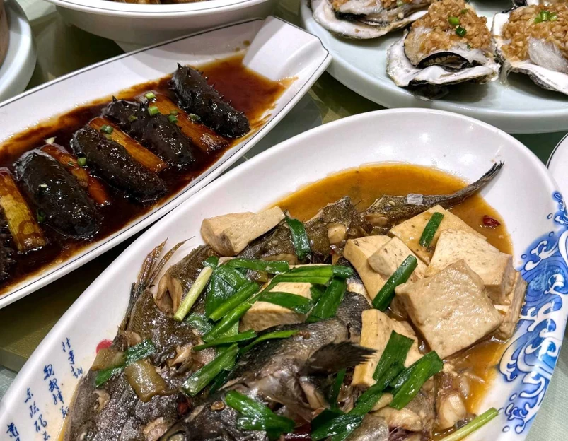 小渔村码头·特色海鲜·家常菜(中汇广场店) - 烟台市旅游 1