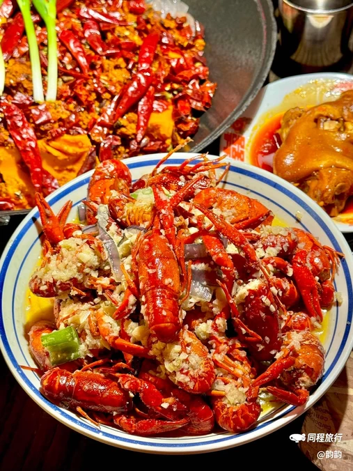 萍姐火锅·公路夜市(下沙龙湖天街店) - 杭州市旅游