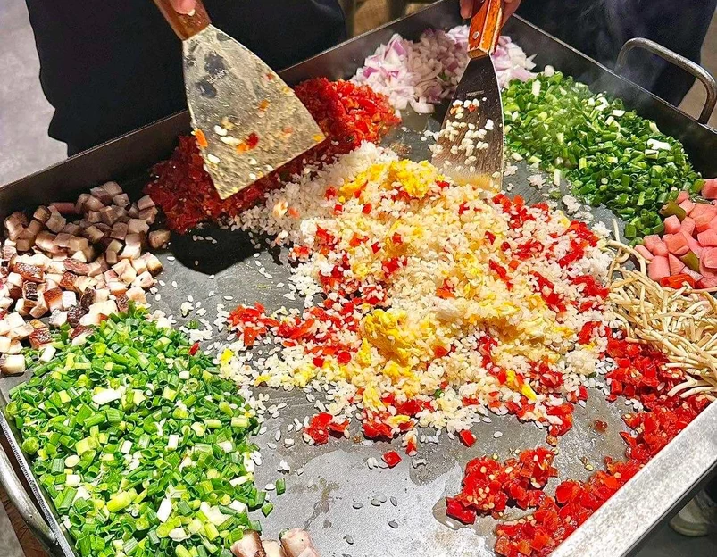 卡里烤肉·活油蘸水烙锅(三里屯店) - 北京市旅游 1
