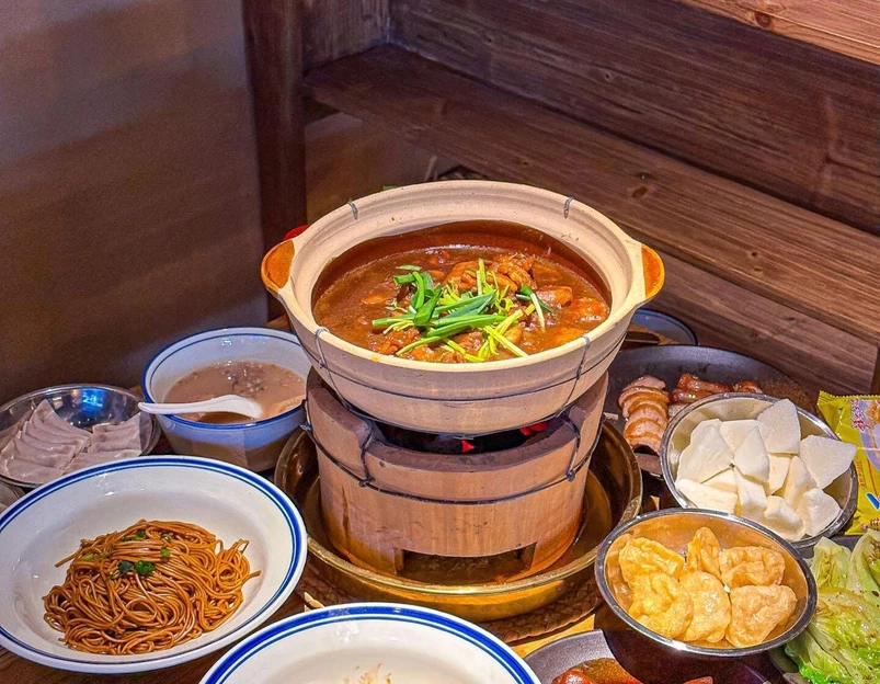 乜野捞面·炭炉鸡煲(创想店) - 珠海市旅游 1