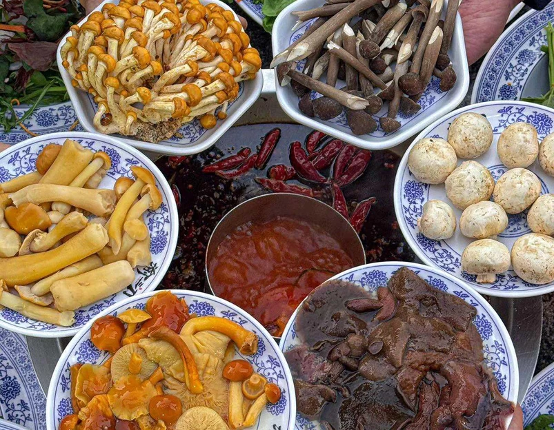 渝三刀老火锅(总店) - 重庆市旅游 1