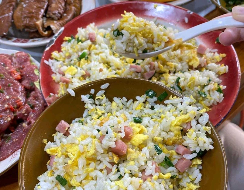 芸味老火锅(黄杨路店) - 重庆市旅游 1